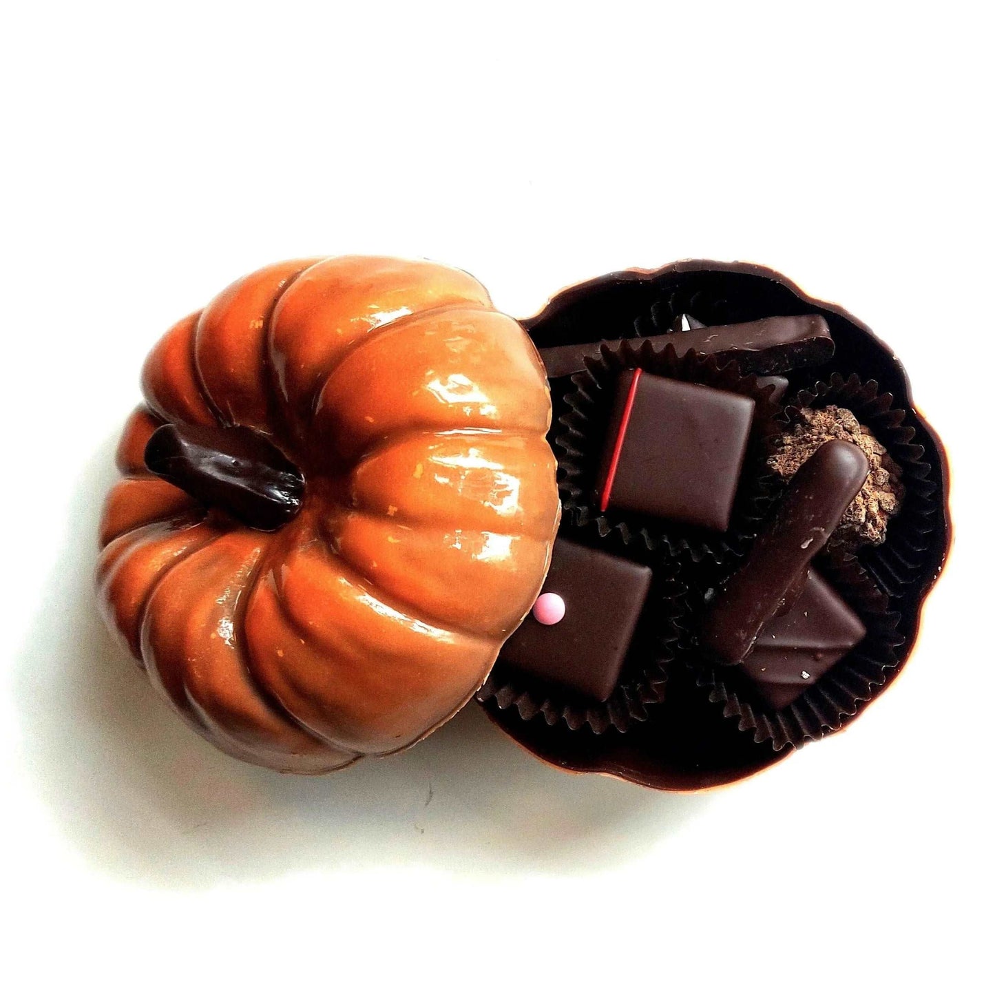 Citrouille garnie de chocolats