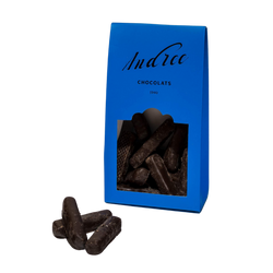 Les gingembres confits enrobés de chocolat de la marque Andrée Chocolats combinent la chaleur épicée du gingembre confit avec la richesse du chocolat noir pour une expérience gustative unique et raffinée.