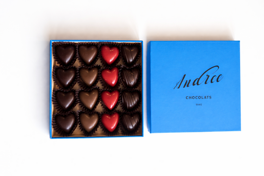 Box of 16 vegan chocolate hearts